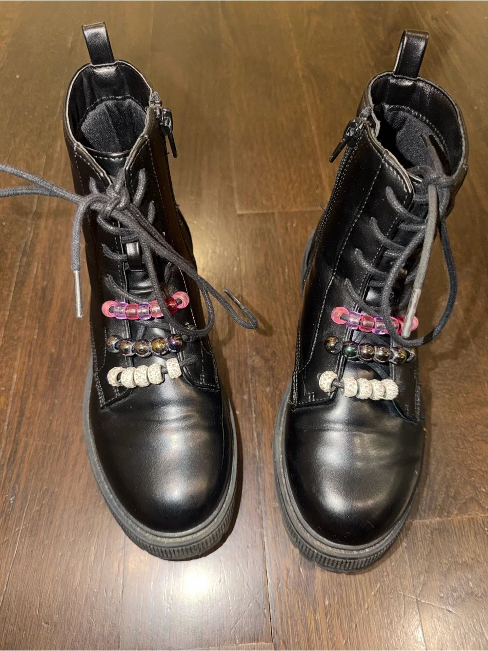 Steve Madden Girls Lace-Up Combat Boots with beaded laces. Size 3.
